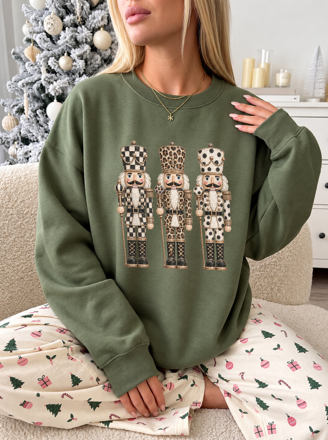 NEUTRAL NUTCRACKER TRIO