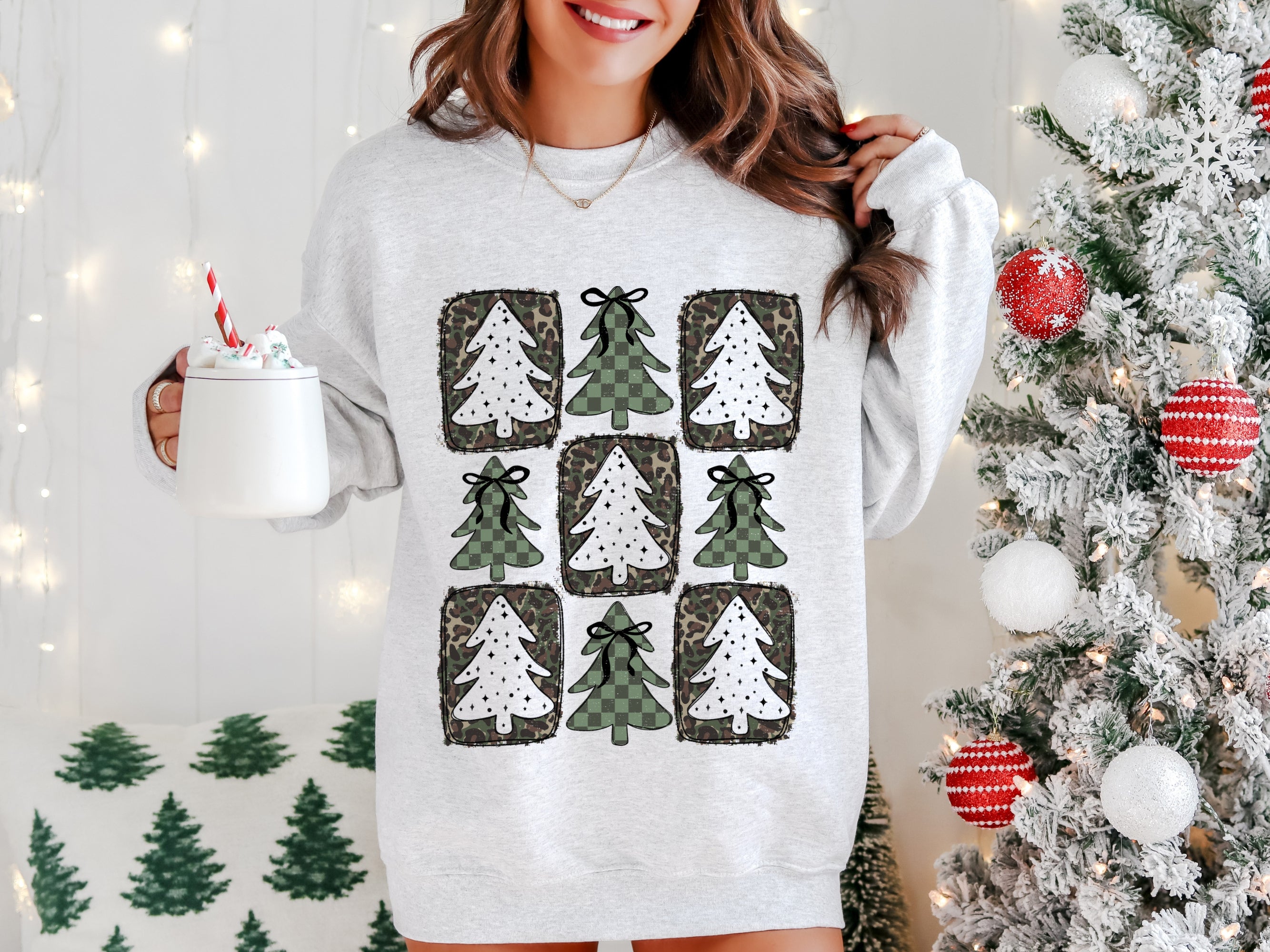 LEOPARD CAMO CHRISTMAS TREE GRID